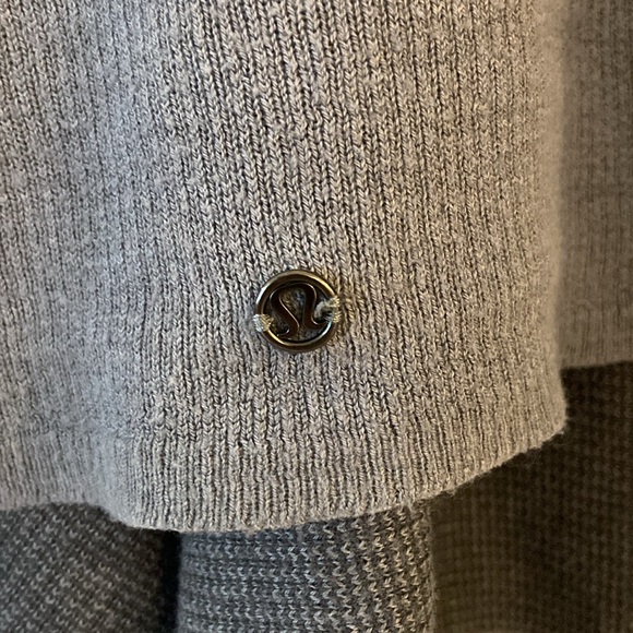 Lululemon Wrap sweater - Picture 3 of 3